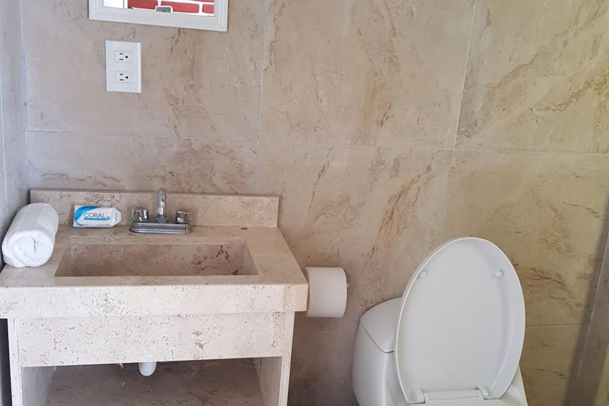 Oyo Hotel Emperadores Inn, Атлиско Экстерьер фото